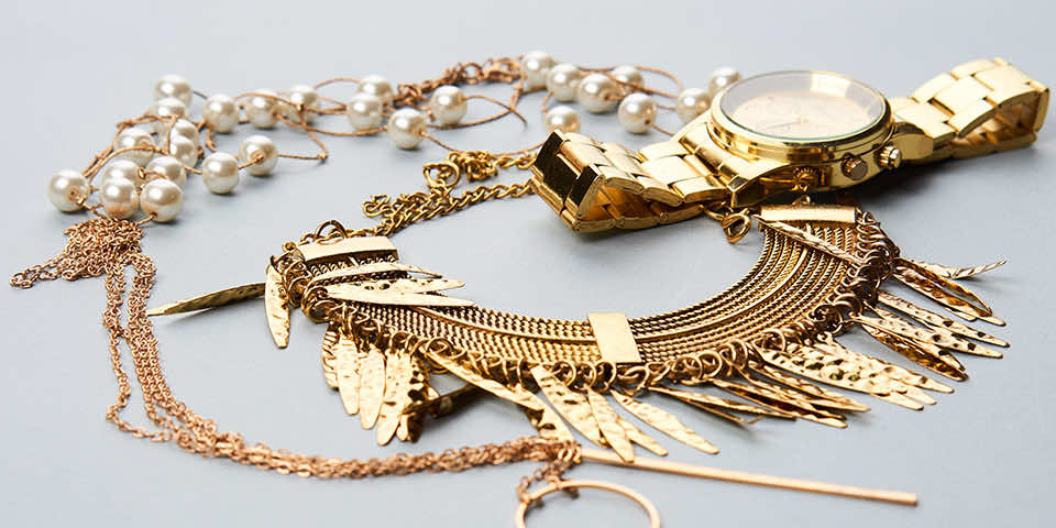 Goldschmuck reinigen mit Alufolie